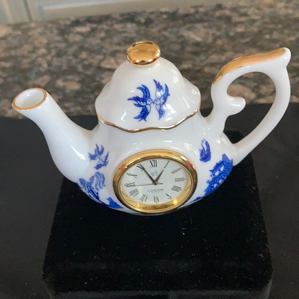 CARDEW VINTAGE BLUE MINI TEAPOT CLOCK